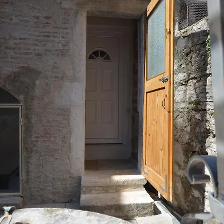 Pensionat La Maison De Catherine 3*