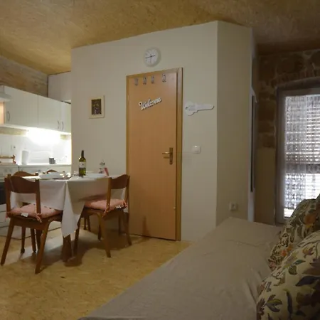 Guest house La Maison De Catherine 3*